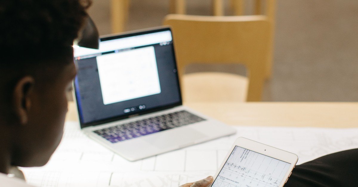 How to Use AI for Studying? Best AI Study Tools, Benefits, Tips and Limitations